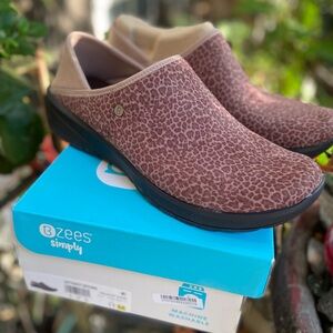 BZEES leopard woman’s slip on sneakers. Size 11. NWT